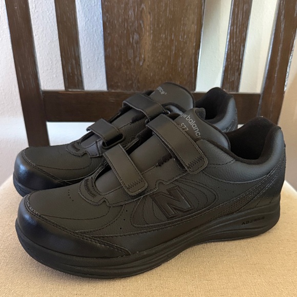New Balance Men's 577 Hook Loop Walking Shoes Sneakers Black Size 9 2E Wide - Picture 1 of 8